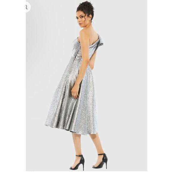 Mac Duggal One Shoulder Bow Midi Metallic Fit & Flare Dress Silver Womens 10 NWT - Picture 2 of 11